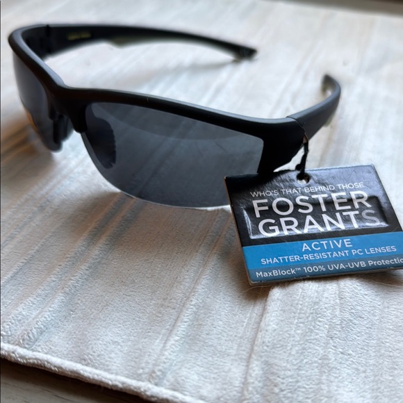 Foster Grant Other - Foster Grant Matte Black Active Sunglasses